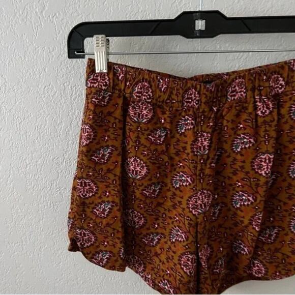 Madewell Drapey Pull-On Shorts in Warm Paisley - Picture 4 of 8